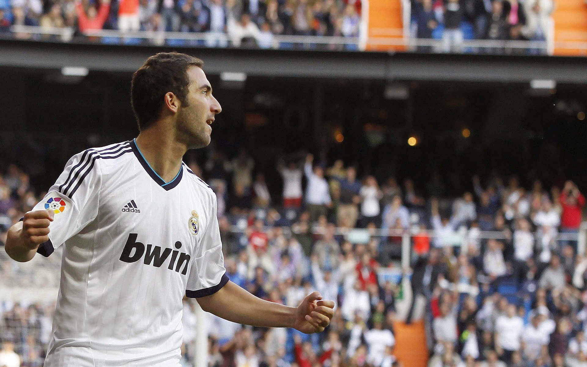 开云体育登录-智利横扫墨西哥，梅西再成关键先生，美洲足球的荣耀与变革