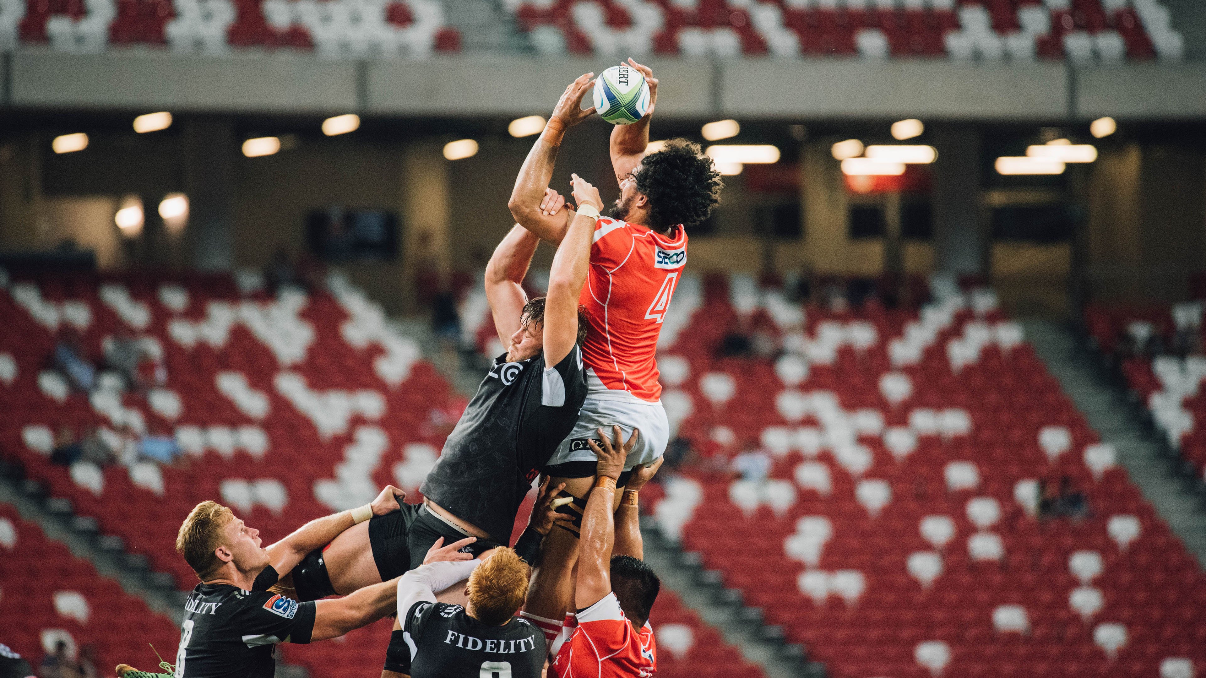 公牛对阵快船,浓眉舞台越大越强,湖人巨星成比赛主宰